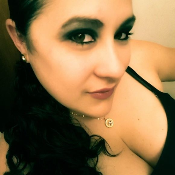 Meet your Posher, Anabelle - Picture 1 of 1